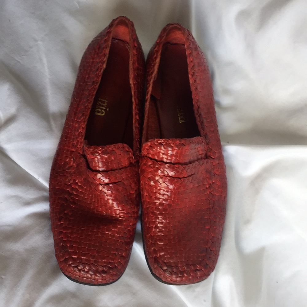 Vero Cuoio red weave loafers